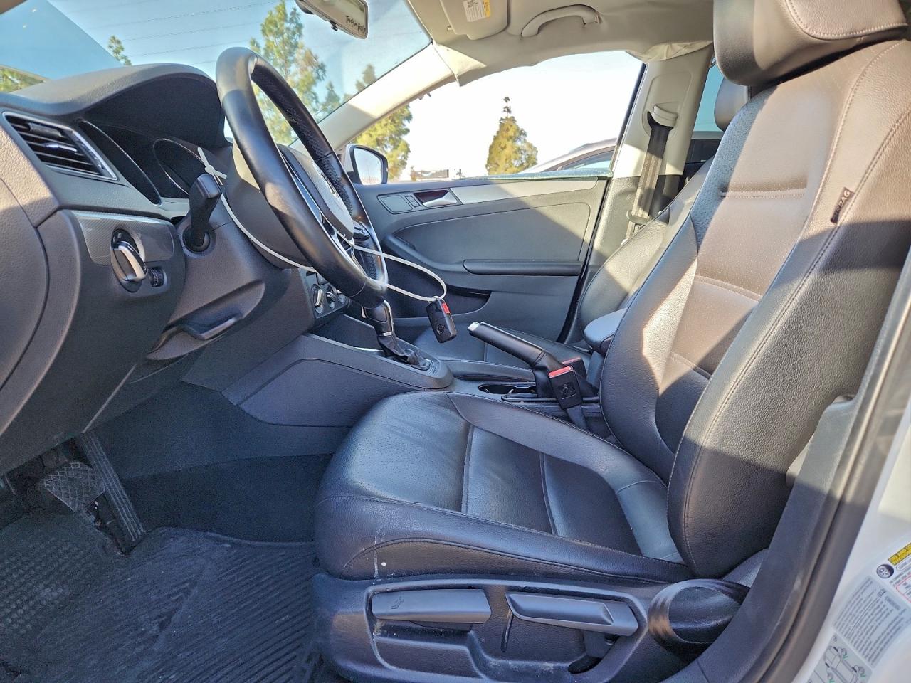 2017 VOLKSWAGEN JETTA SE photo 7