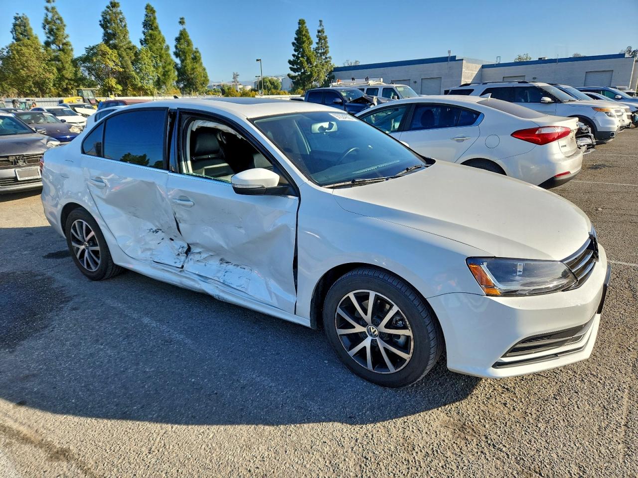 2017 VOLKSWAGEN JETTA SE photo 4