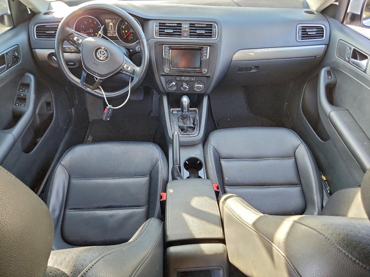 2017 VOLKSWAGEN JETTA SE photo 8