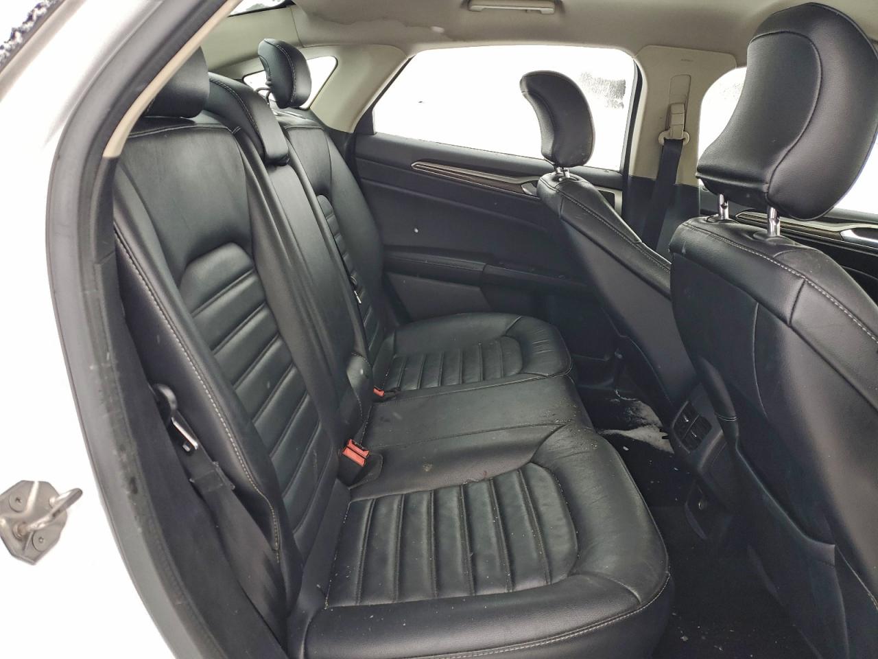 2017 FORD FUSION SE photo 10