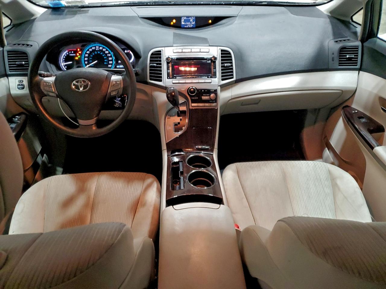 2010 TOYOTA VENZA photo 8