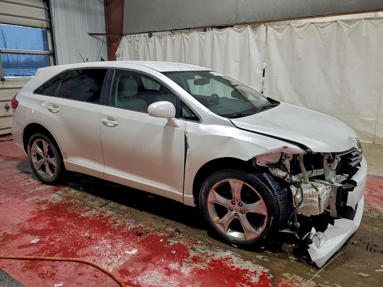 2010 TOYOTA VENZA photo 4