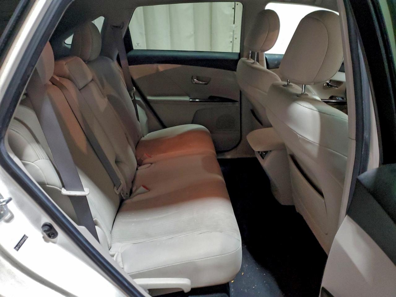 2010 TOYOTA VENZA photo 11