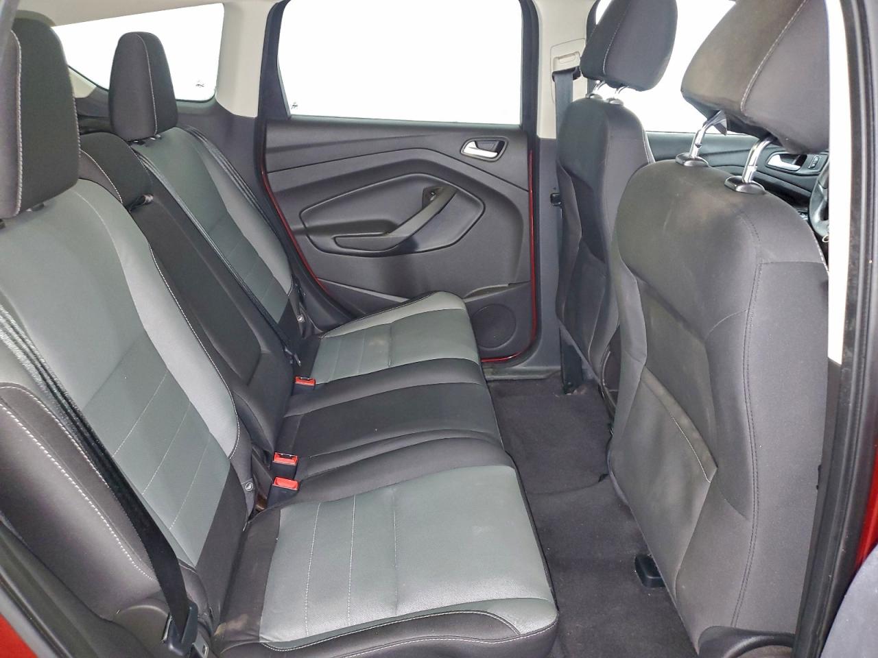 2016 FORD ESCAPE SE photo 11
