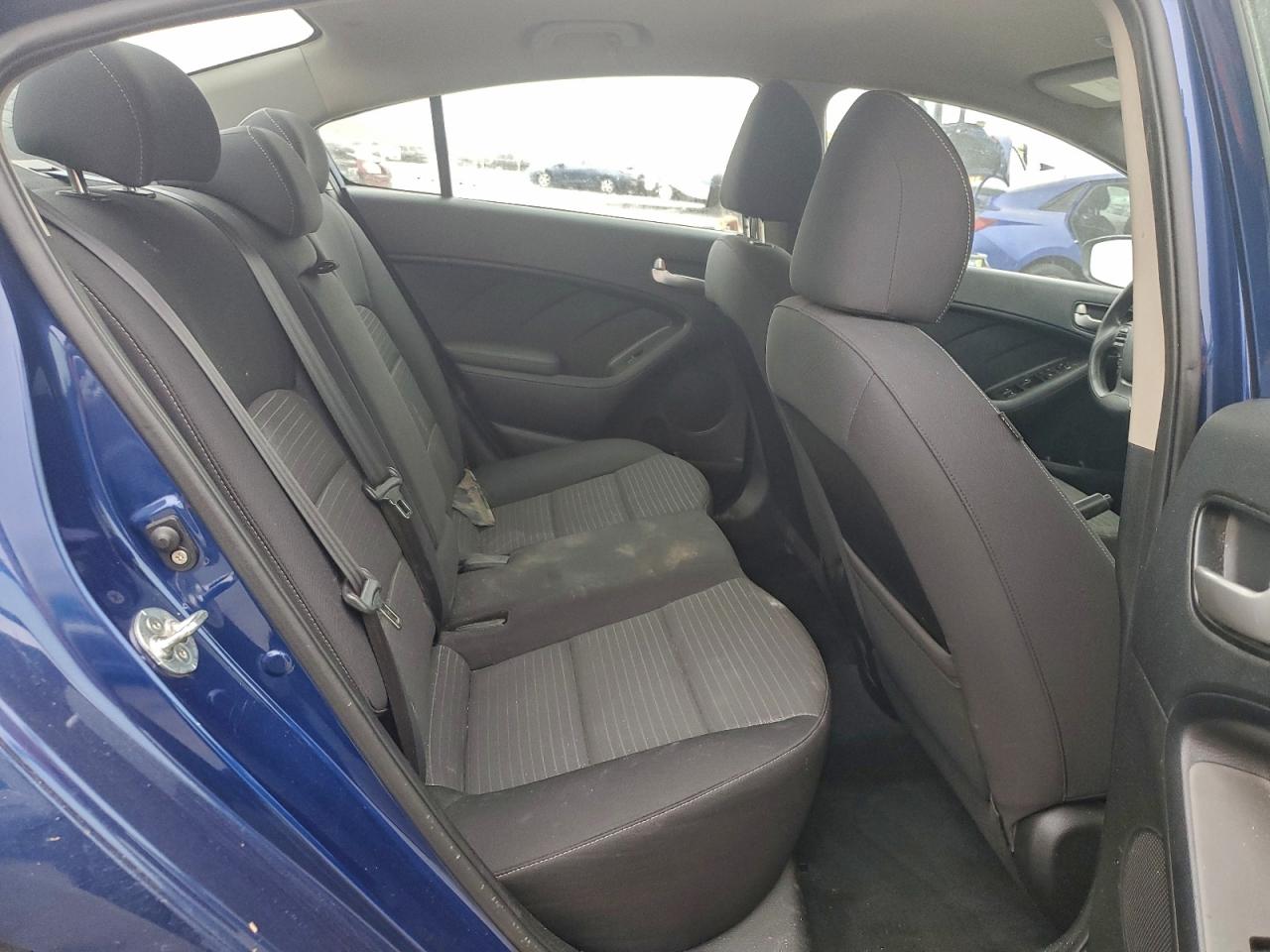 2017 KIA FORTE LX photo 28