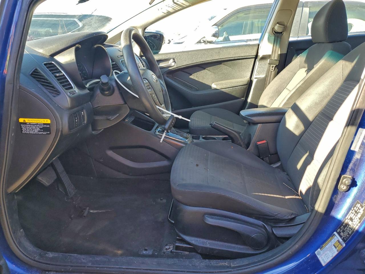 2017 KIA FORTE LX photo 19