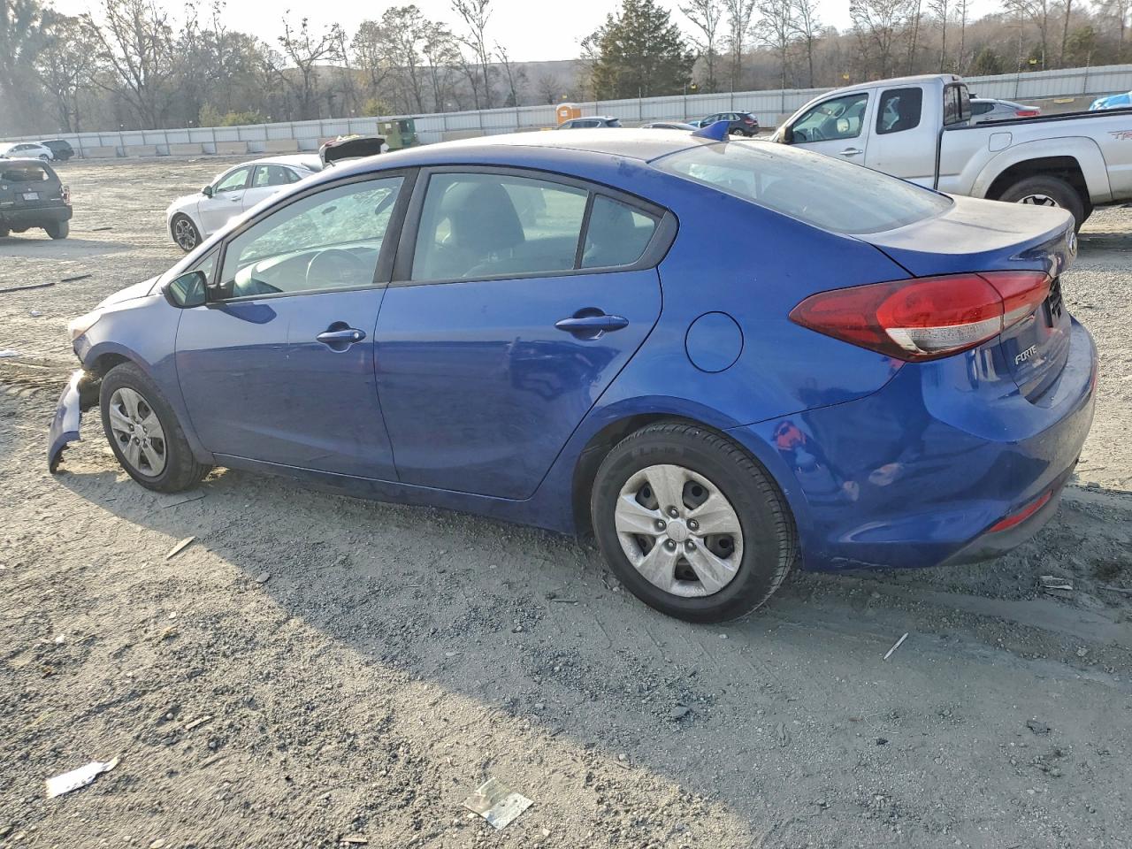 2017 KIA FORTE LX photo 4