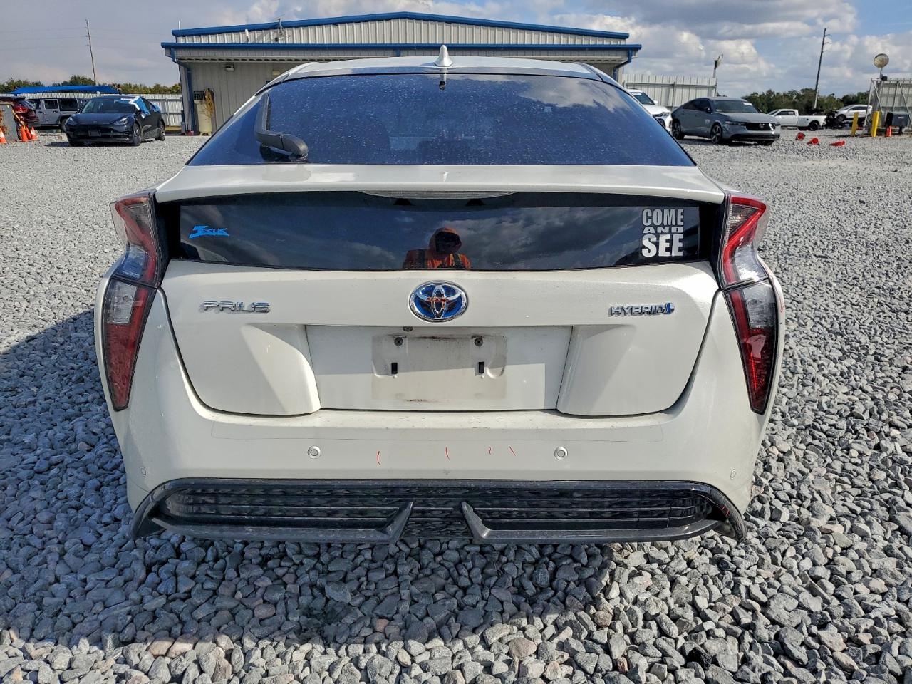 2018 TOYOTA PRIUS photo 16