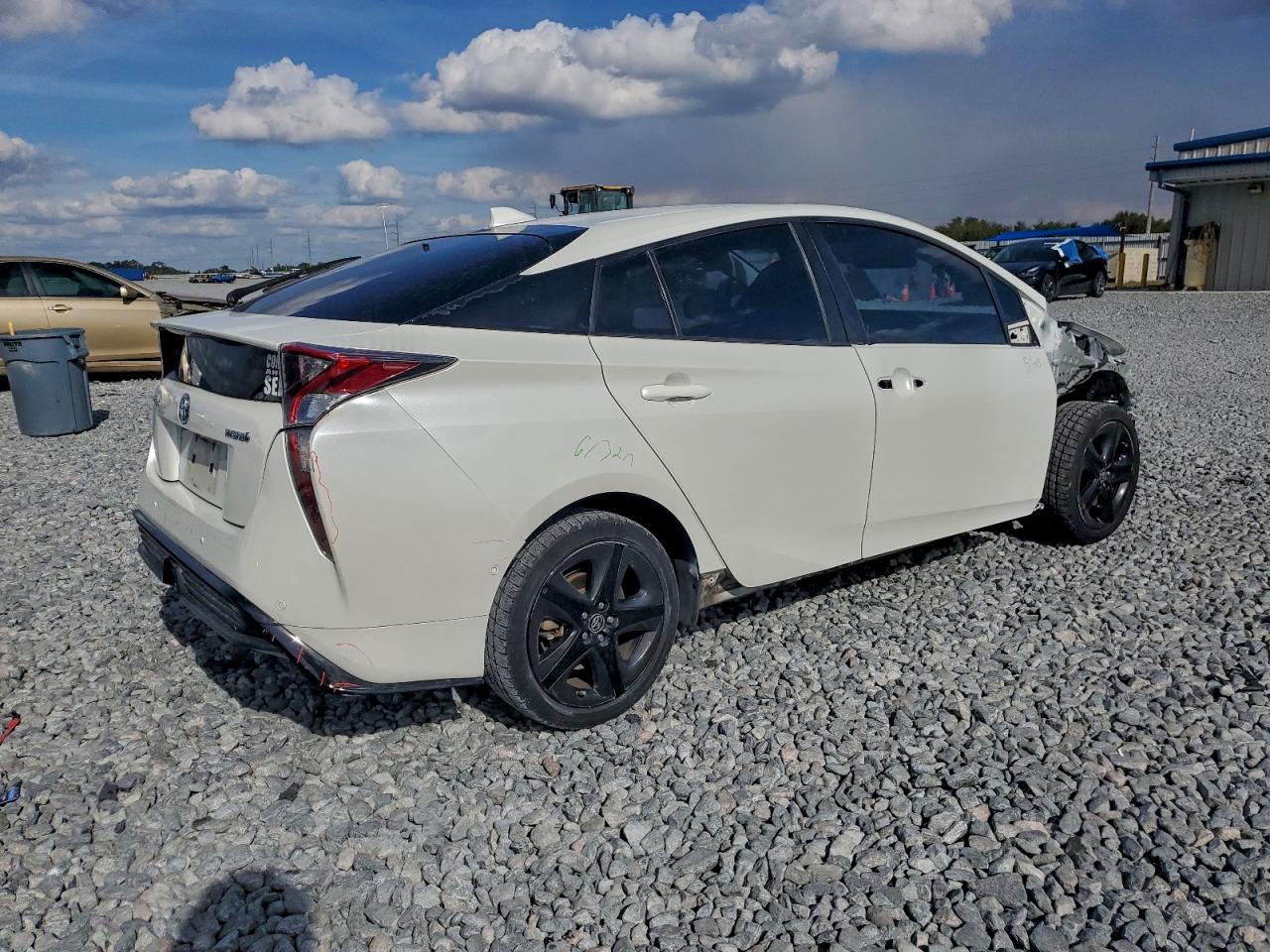 2018 TOYOTA PRIUS photo 7
