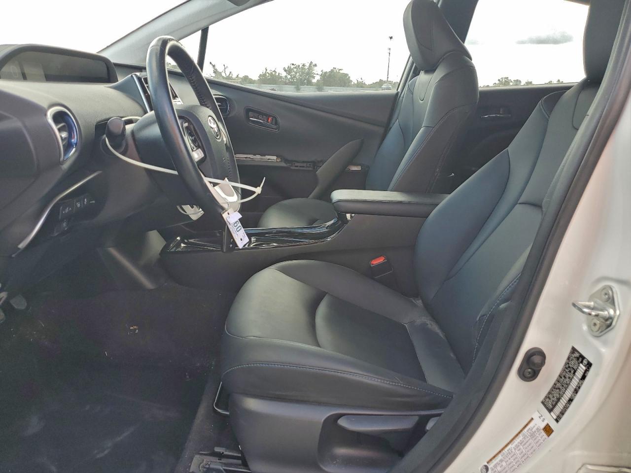 2018 TOYOTA PRIUS photo 19