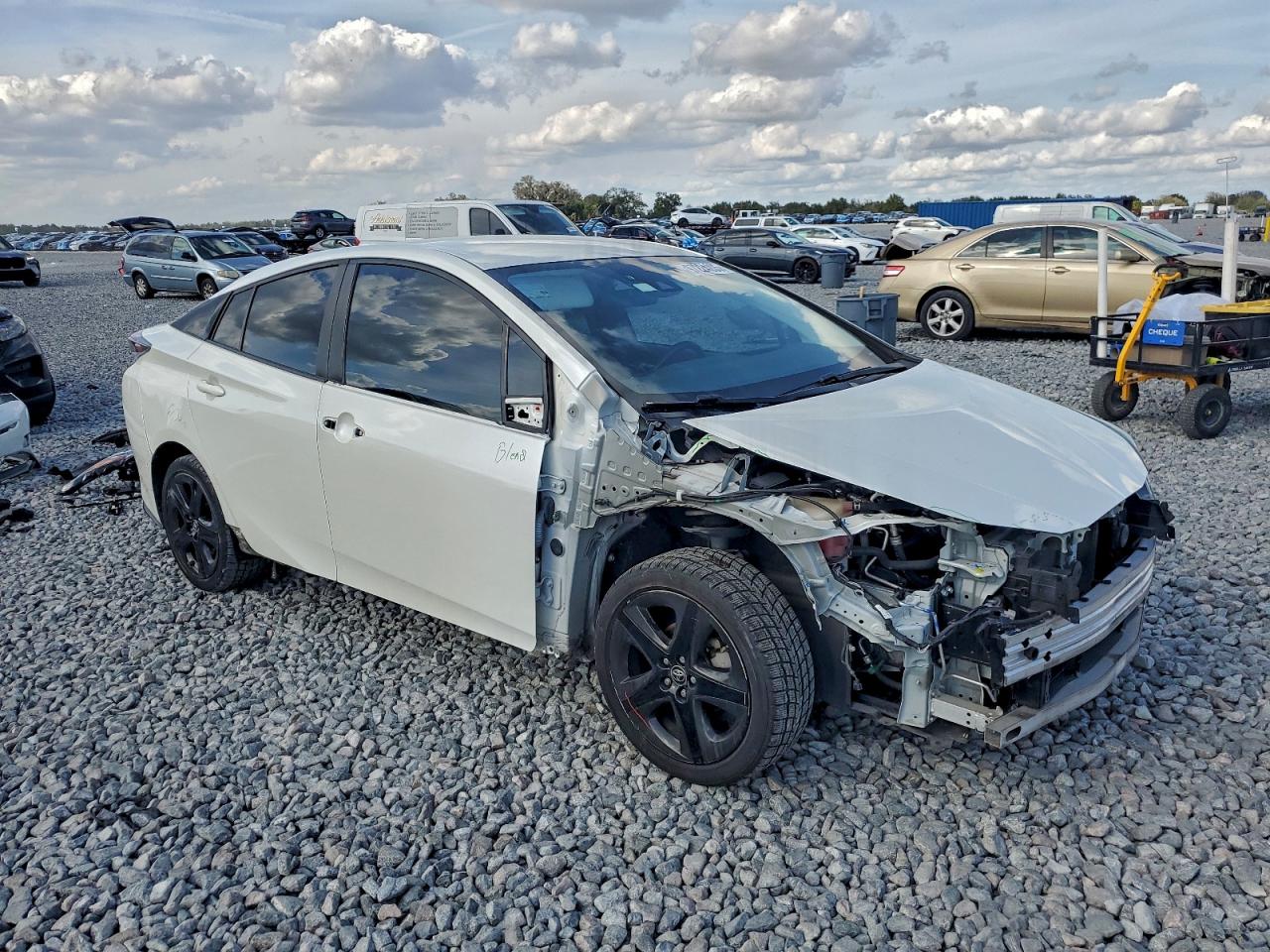 2018 TOYOTA PRIUS photo 10