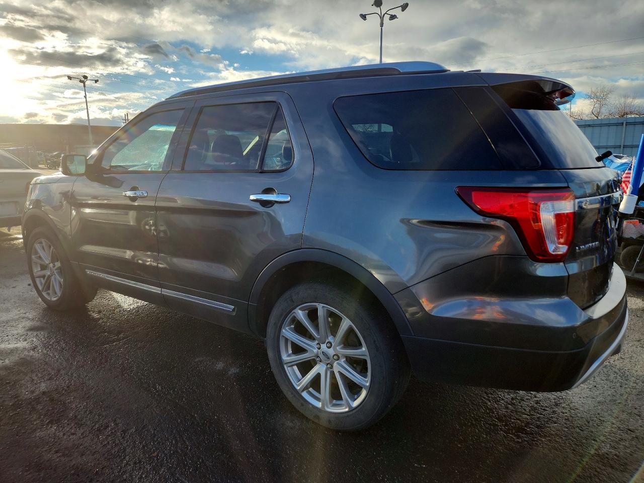 2017 FORD EXPLORER LIMITED photo 2