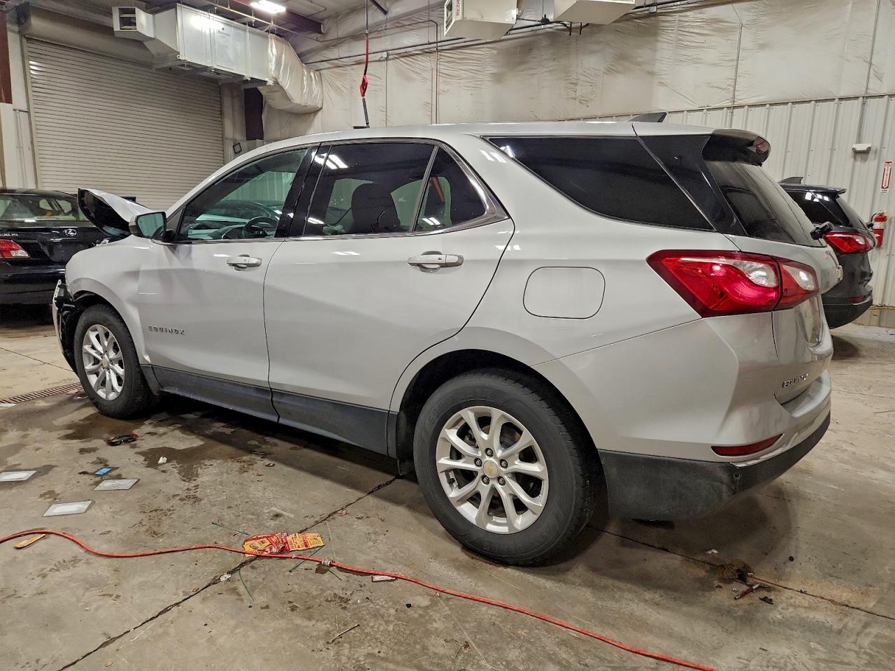2019 CHEVROLET EQUINOX LT photo 2