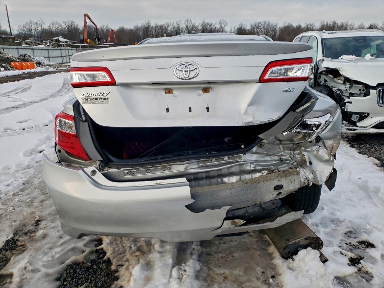 2012 TOYOTA CAMRY BASE photo 6