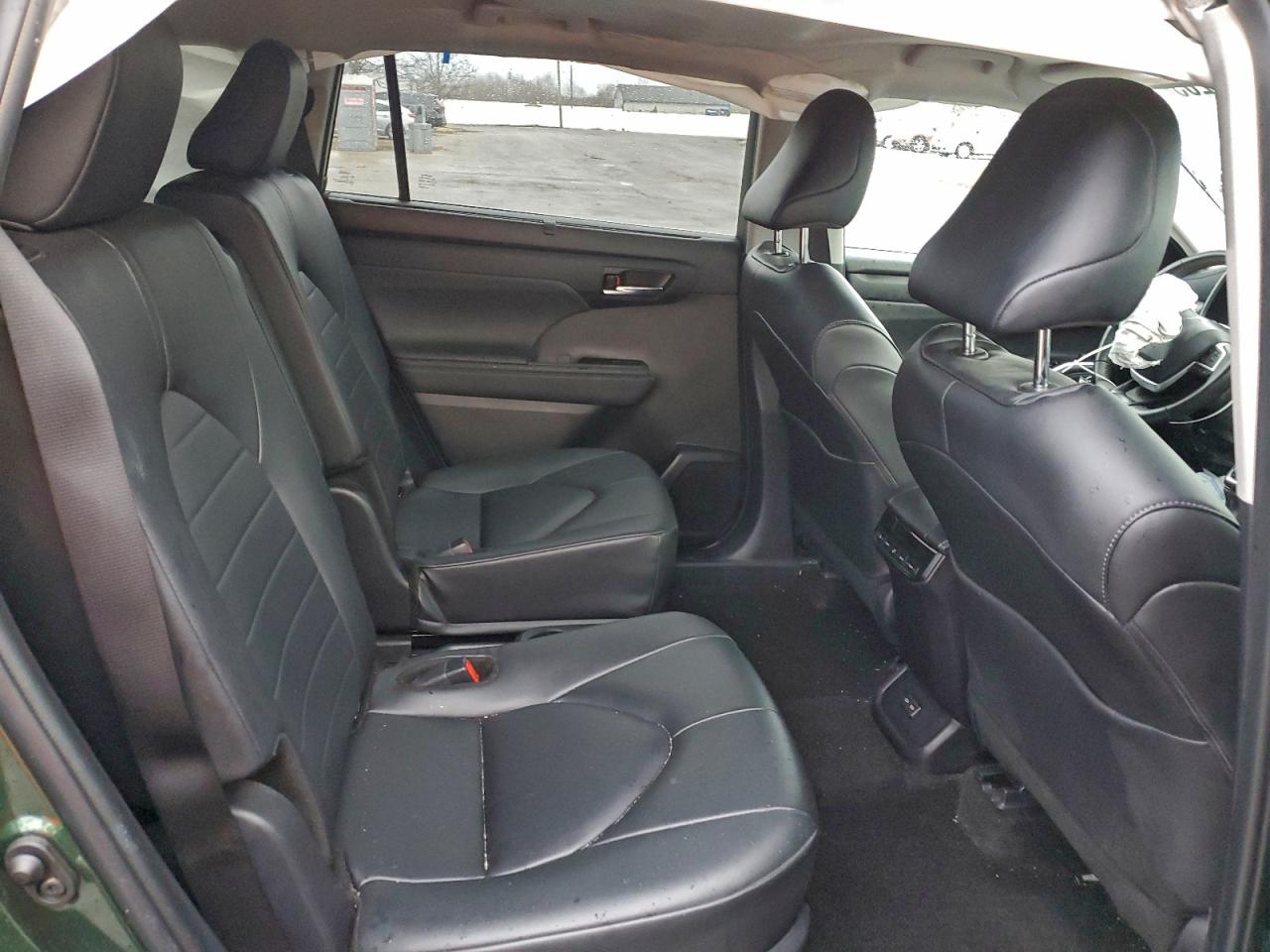 2024 TOYOTA HIGHLANDER LE photo 11