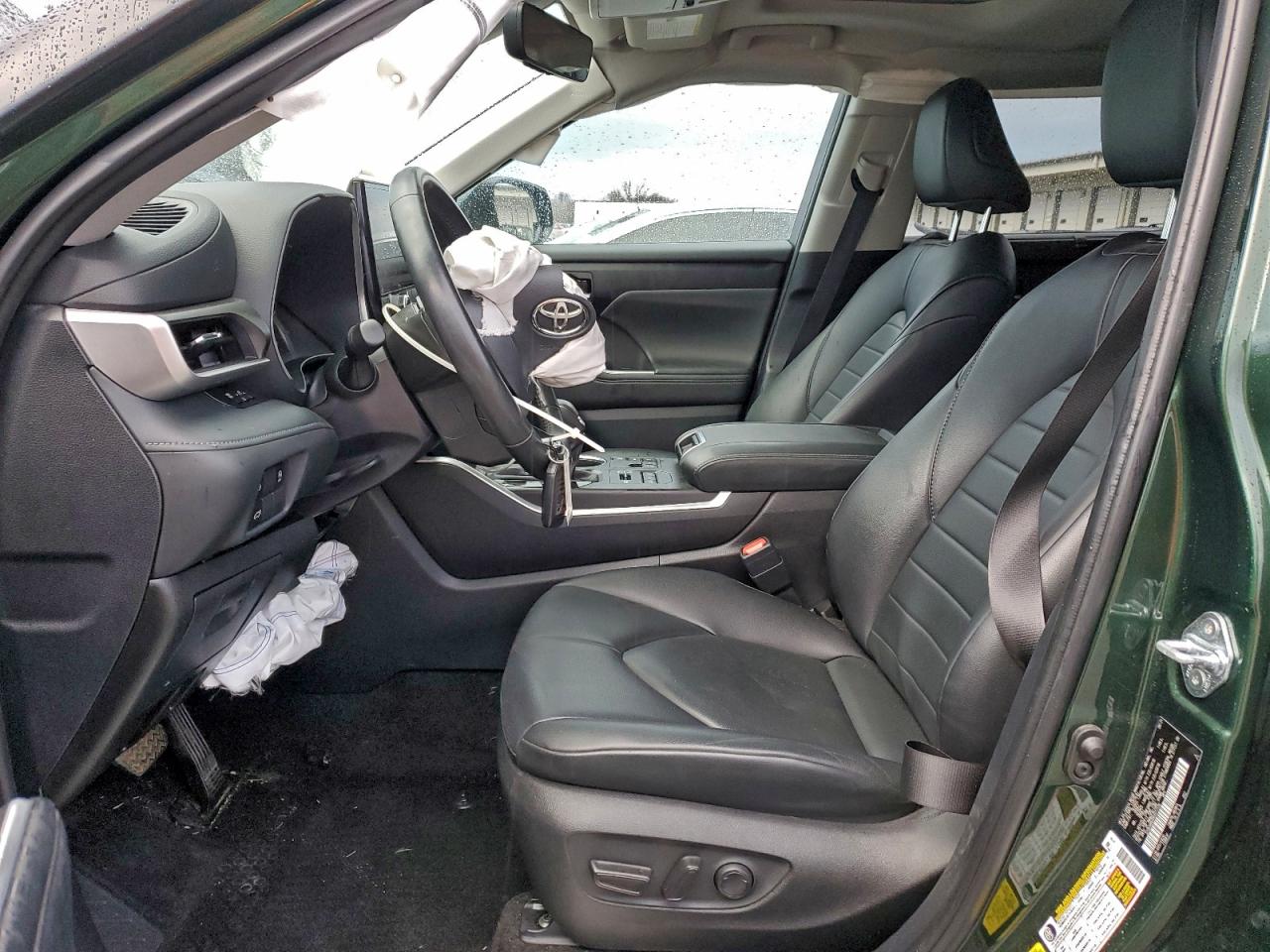 2024 TOYOTA HIGHLANDER LE photo 7