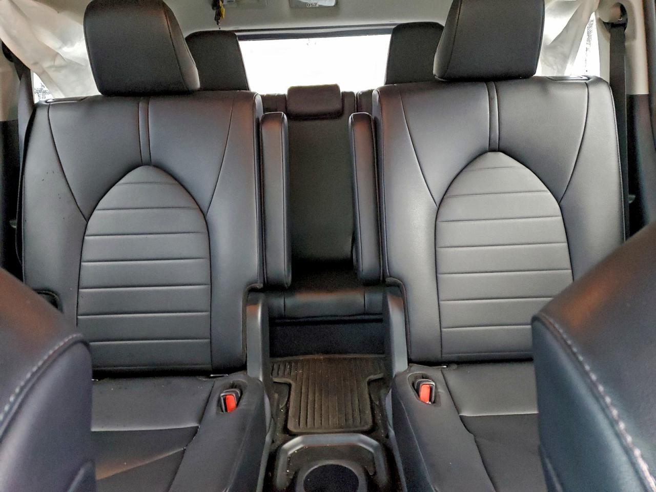 2024 TOYOTA HIGHLANDER LE photo 10