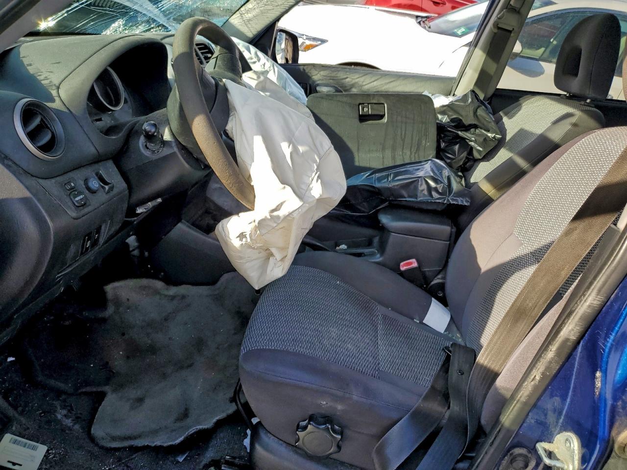 2004 TOYOTA RAV4 photo 7