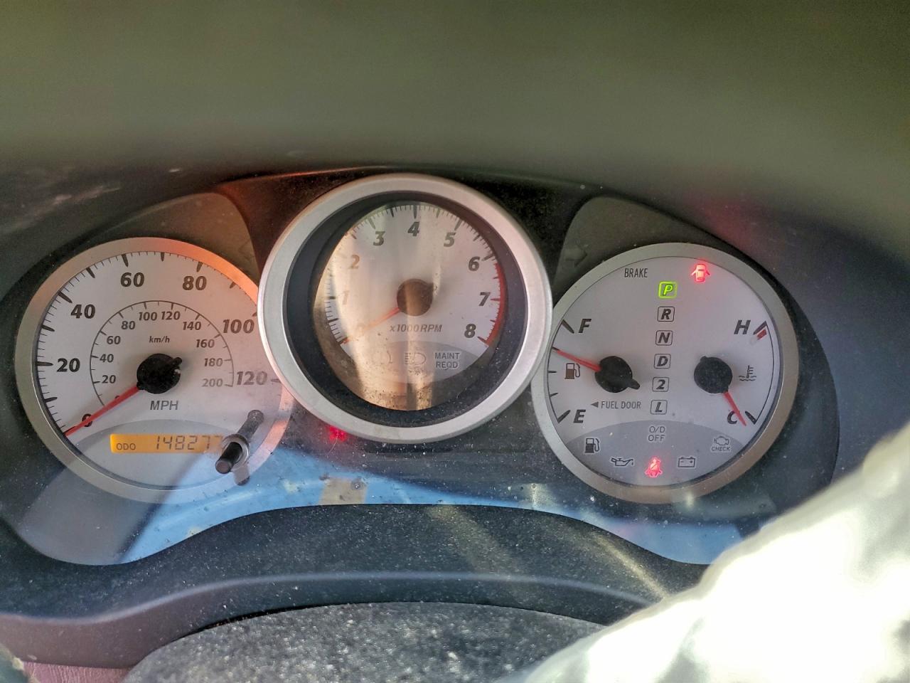 2004 TOYOTA RAV4 photo 9