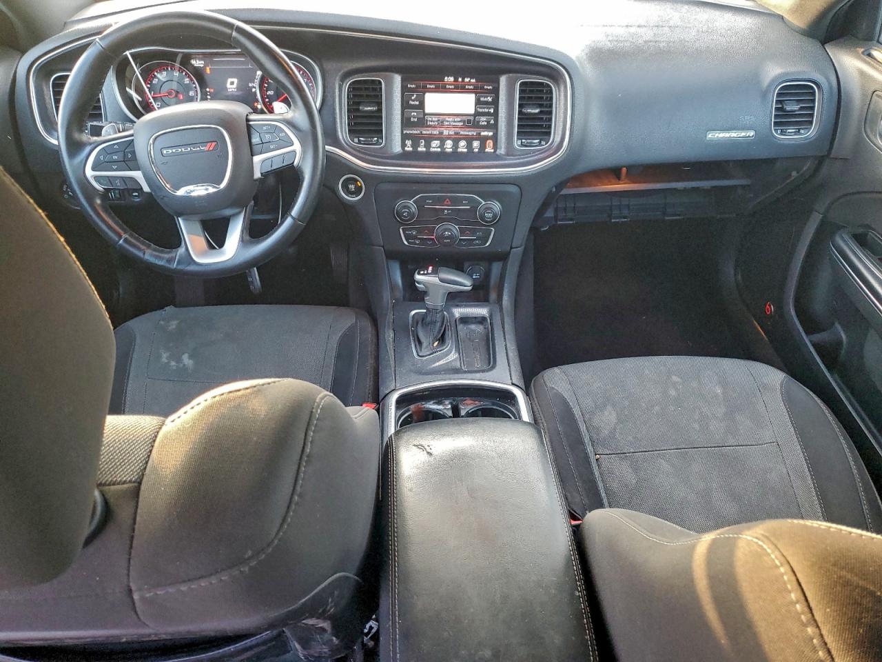 2015 DODGE CHARGER SXT photo 22