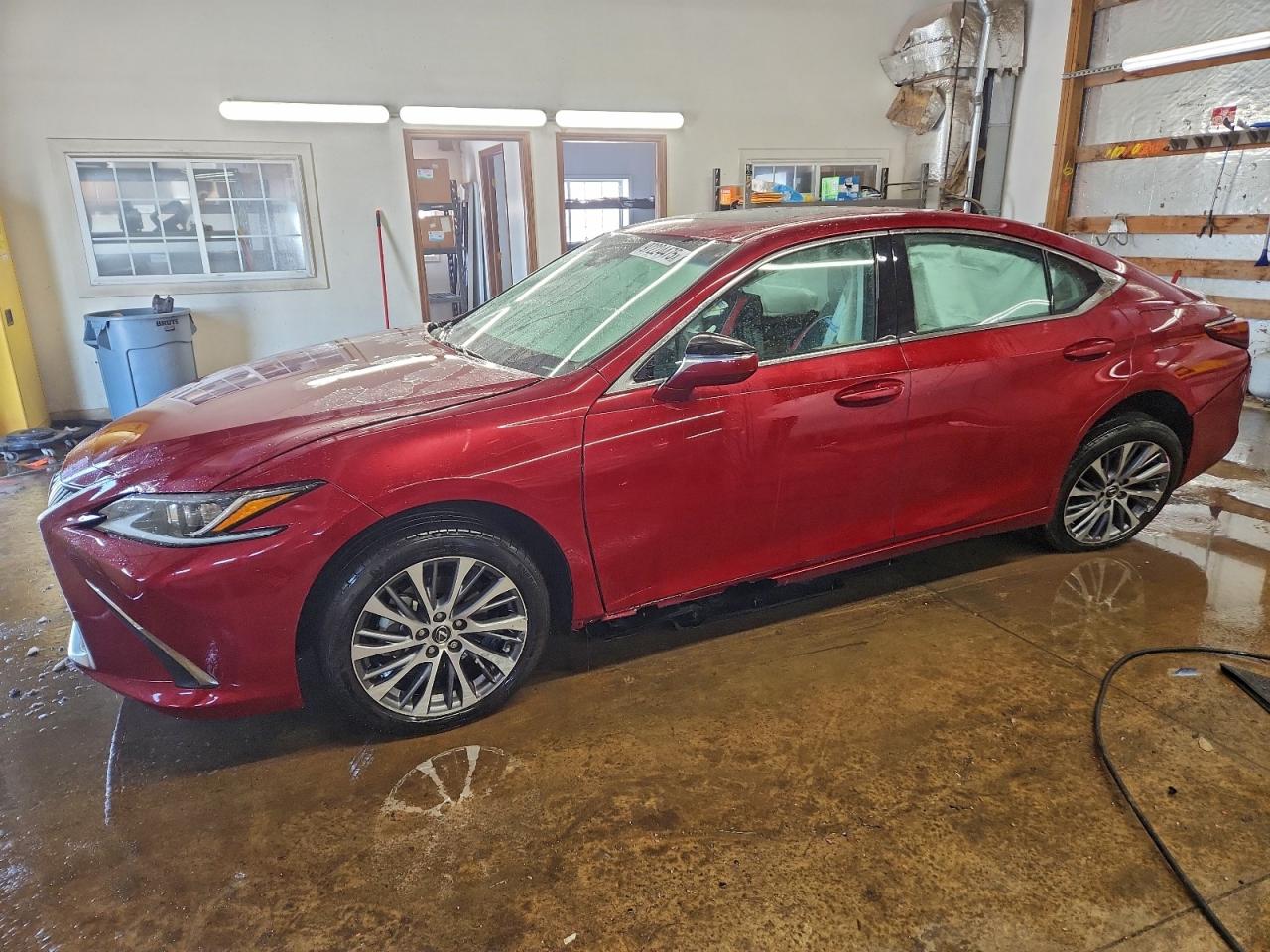 2021 LEXUS ES