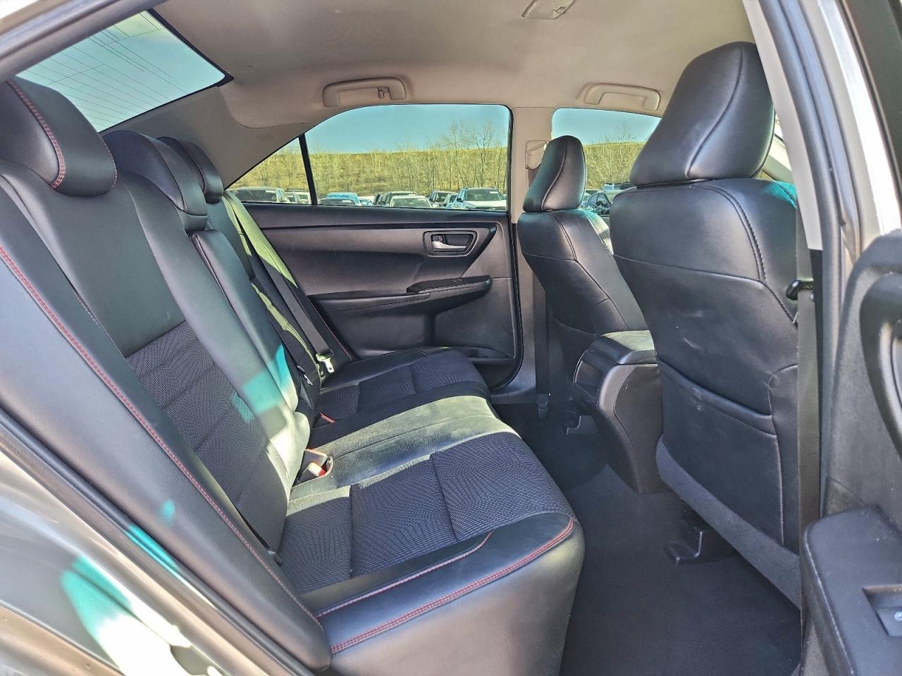 2016 TOYOTA CAMRY LE photo 10