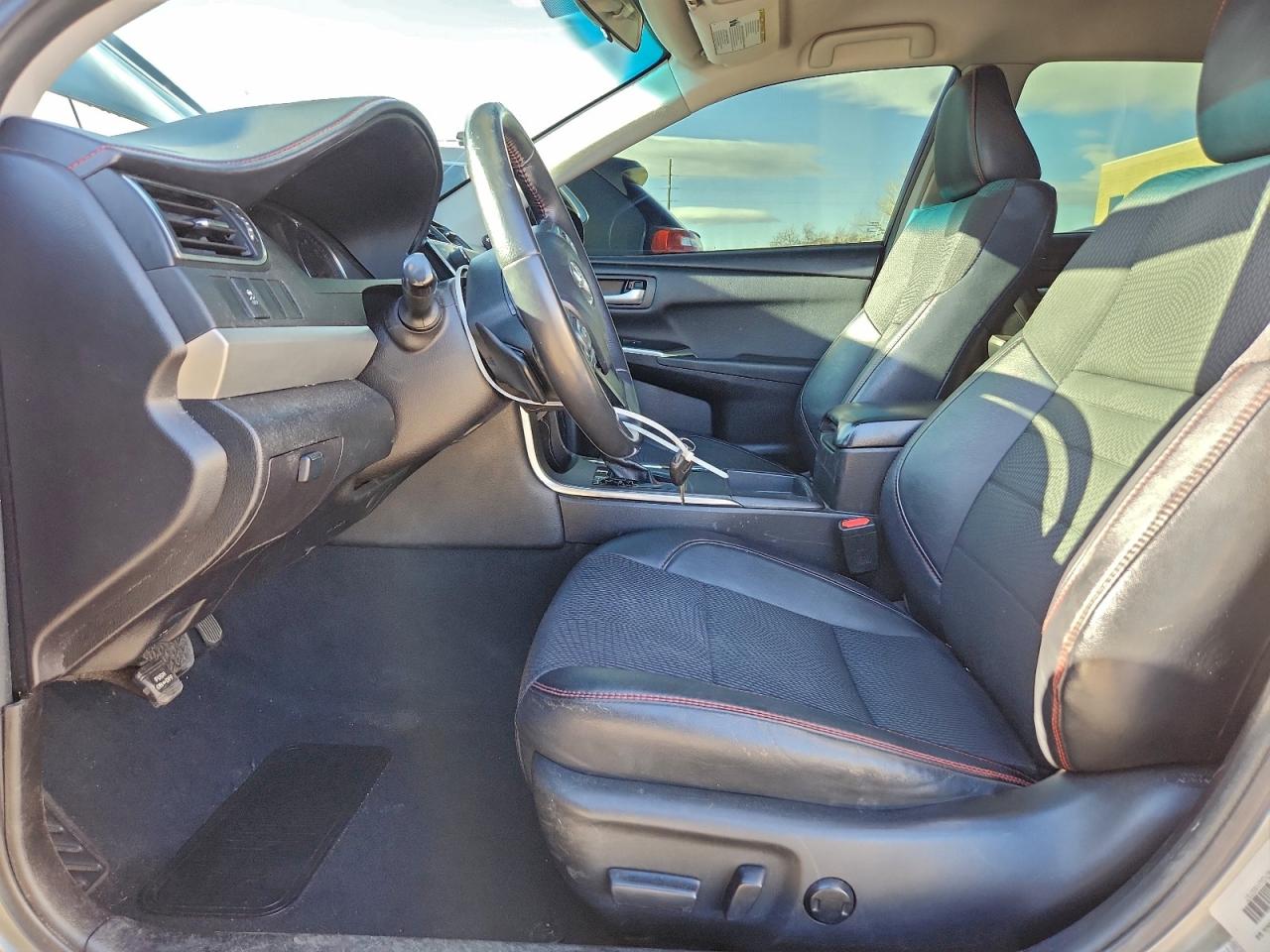 2016 TOYOTA CAMRY LE photo 7