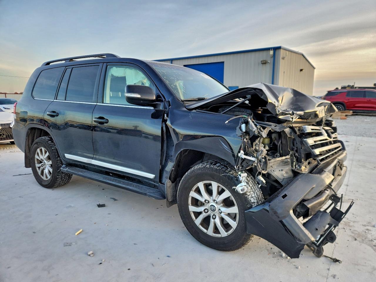 2017 TOYOTA LAND CRUISER photo 4