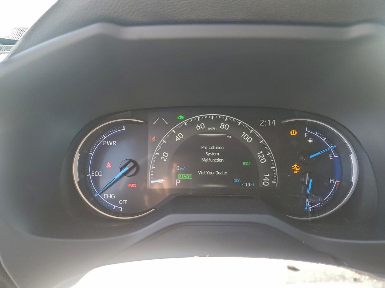 2025 TOYOTA RAV4 XLE photo 9