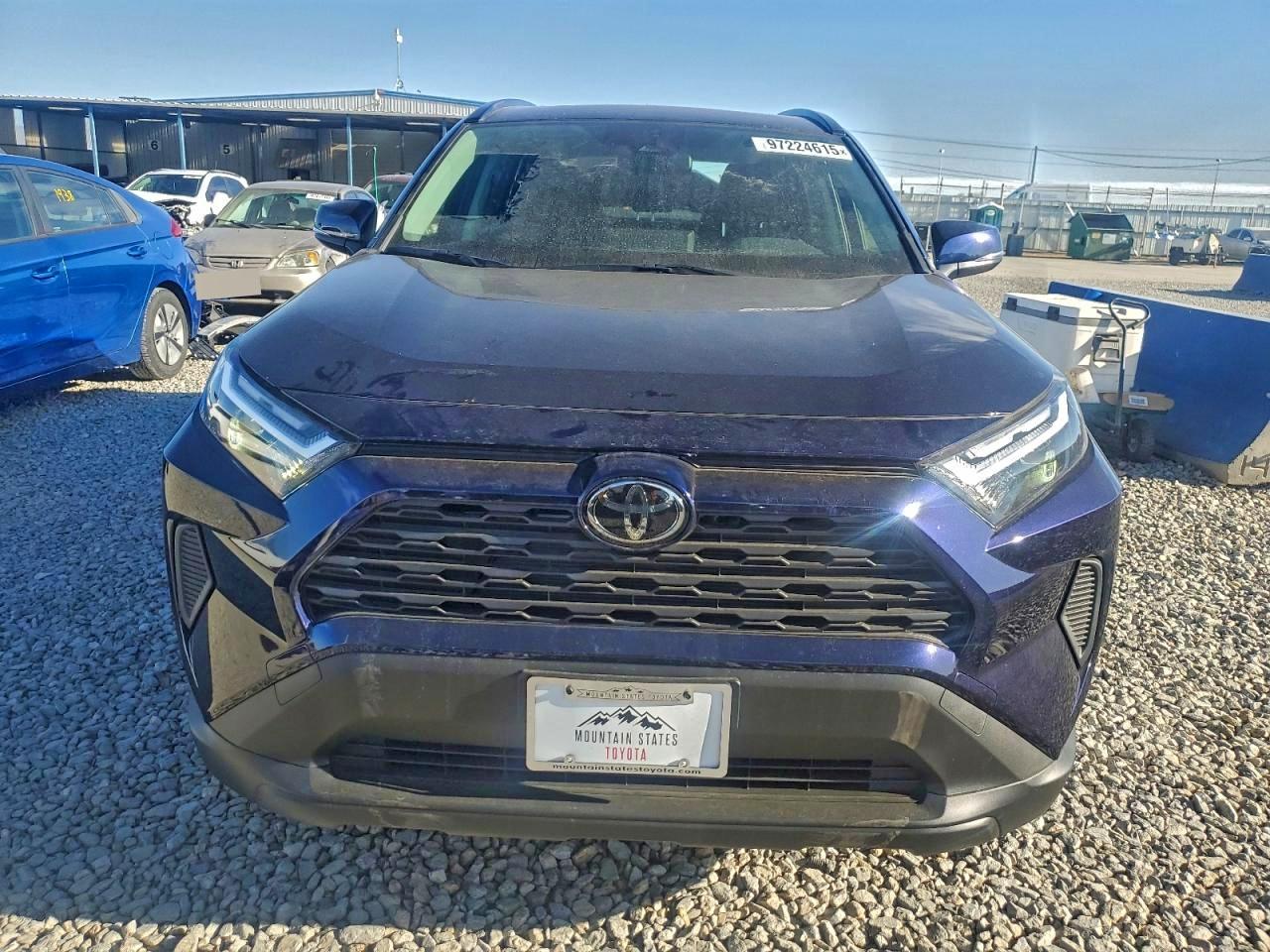 2025 TOYOTA RAV4 XLE photo 5