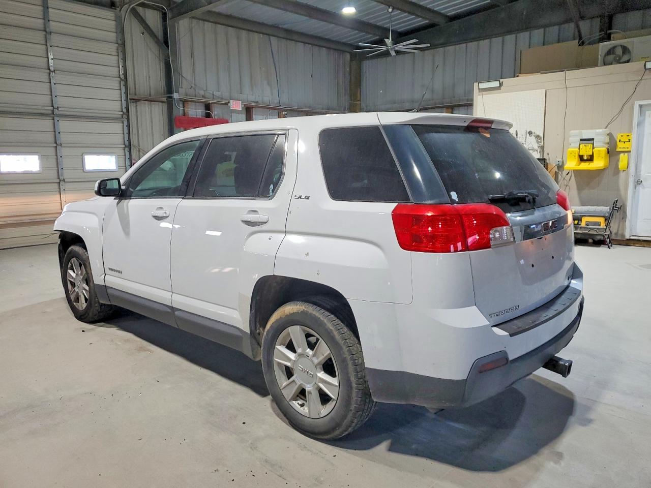 2012 GMC TERRAIN SLE photo 2