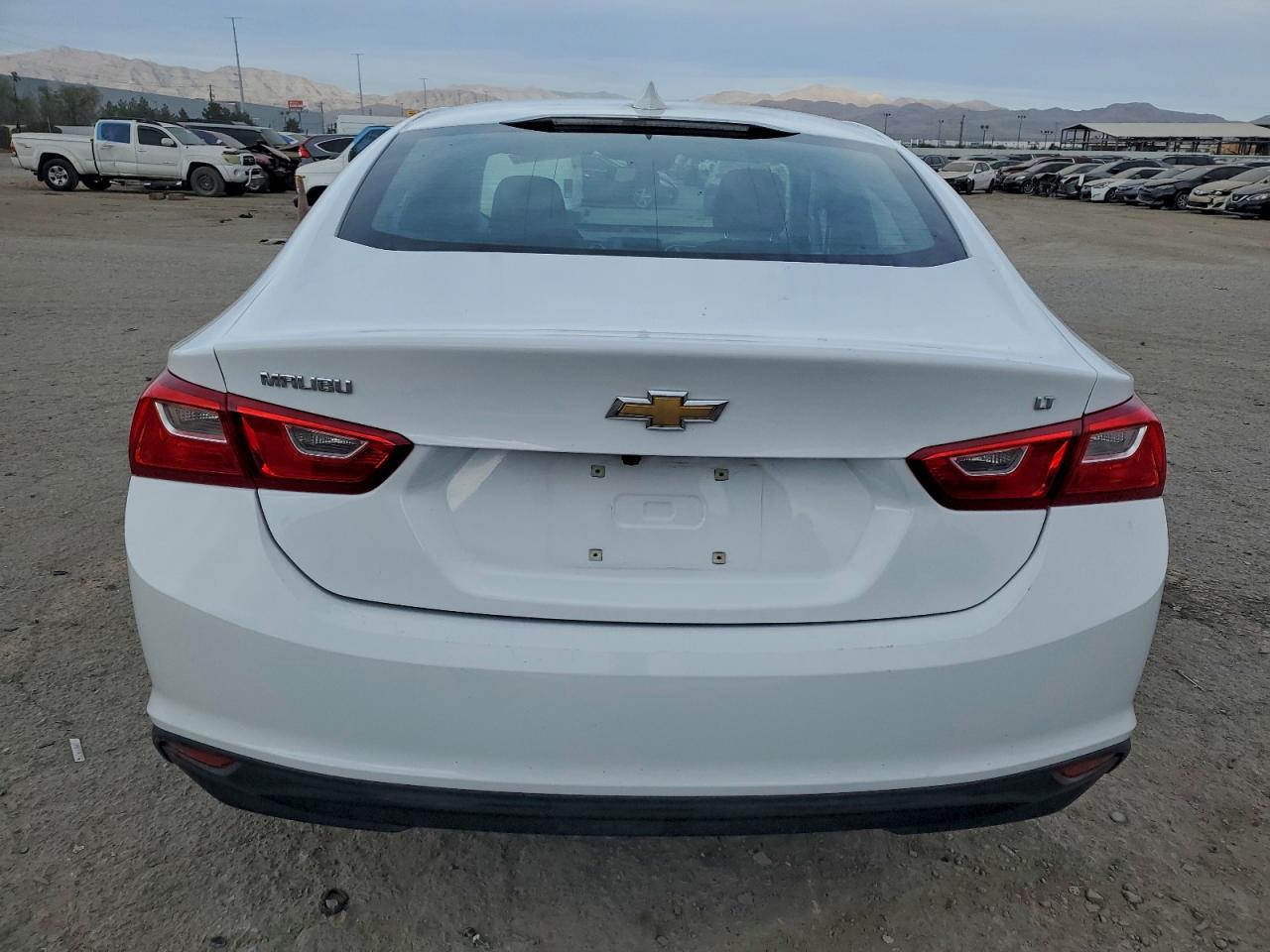 2023 CHEVROLET MALIBU LT photo 6