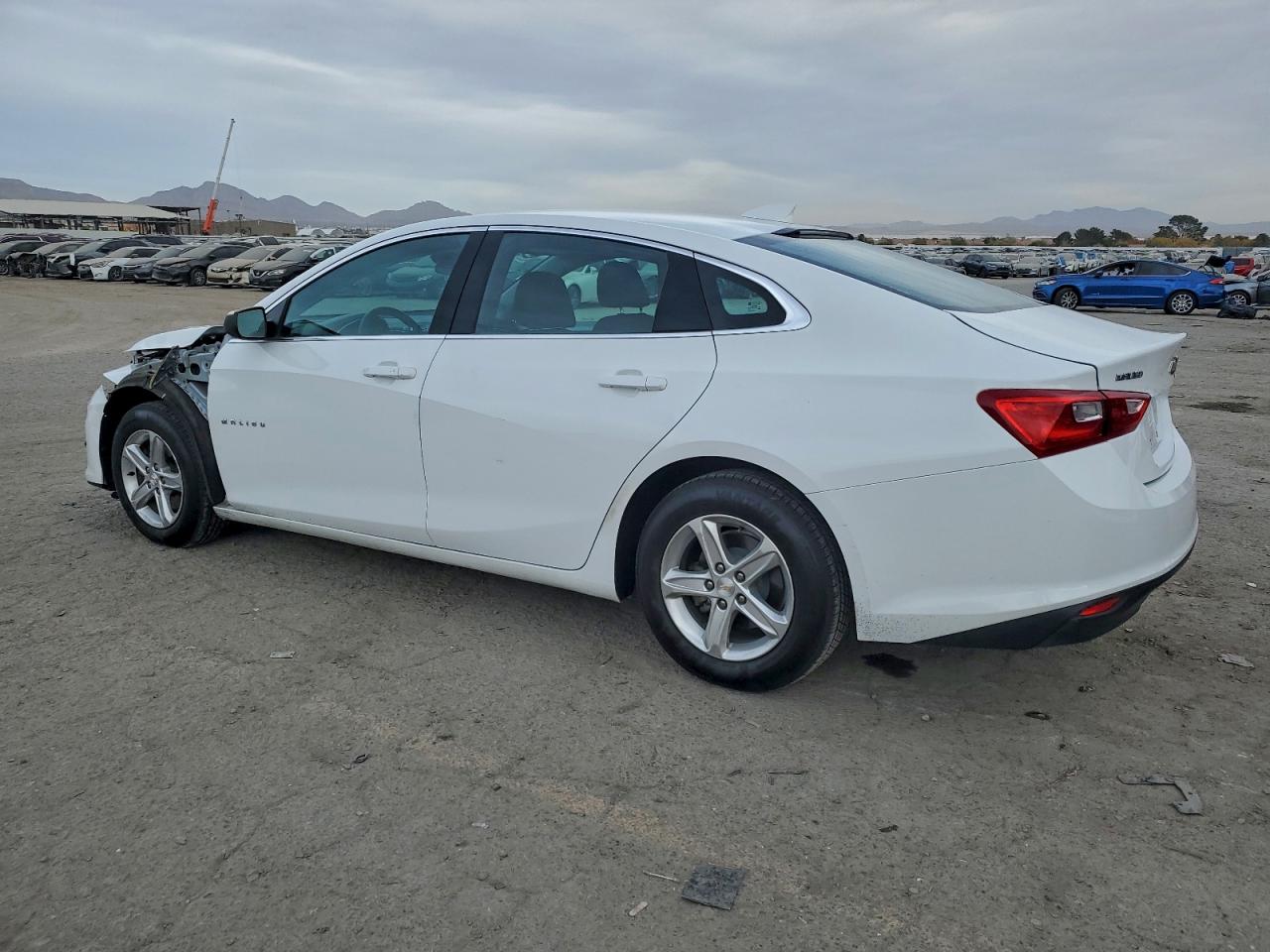 2023 CHEVROLET MALIBU LT photo 2
