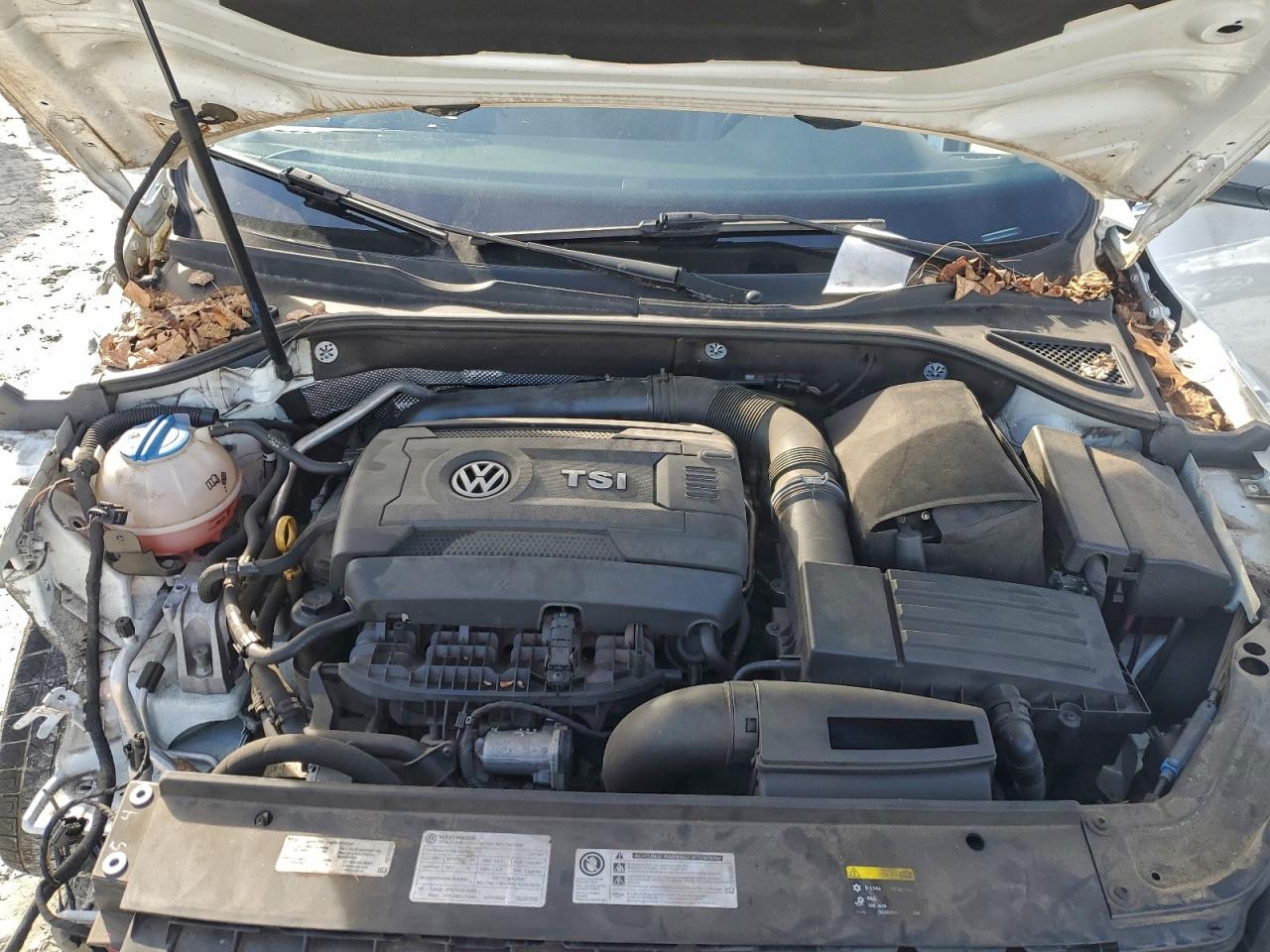 2017 VOLKSWAGEN PASSAT SE photo 31