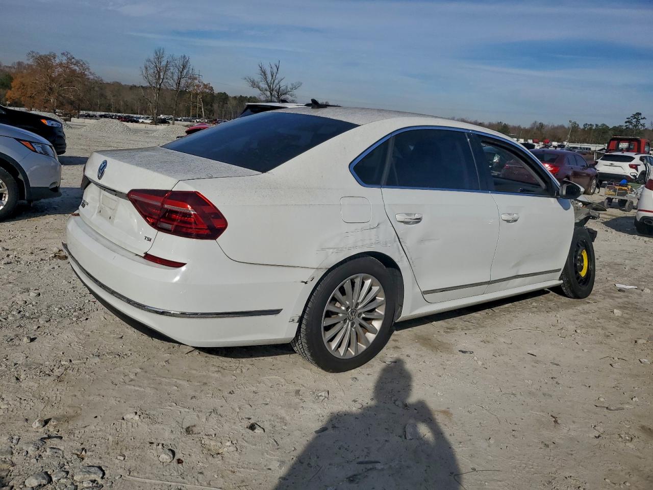 2017 VOLKSWAGEN PASSAT SE photo 7