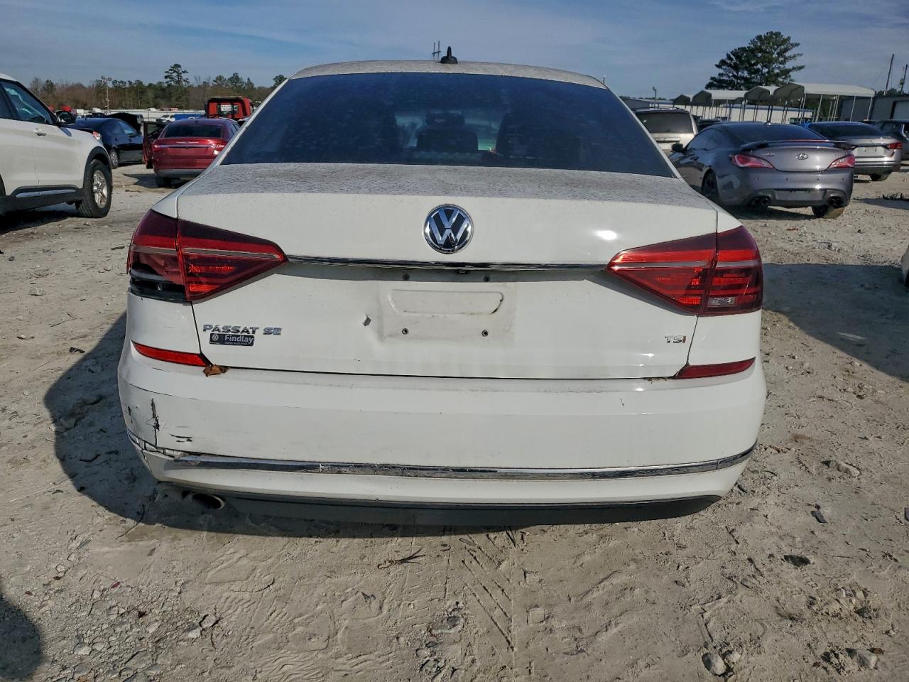 2017 VOLKSWAGEN PASSAT SE photo 16