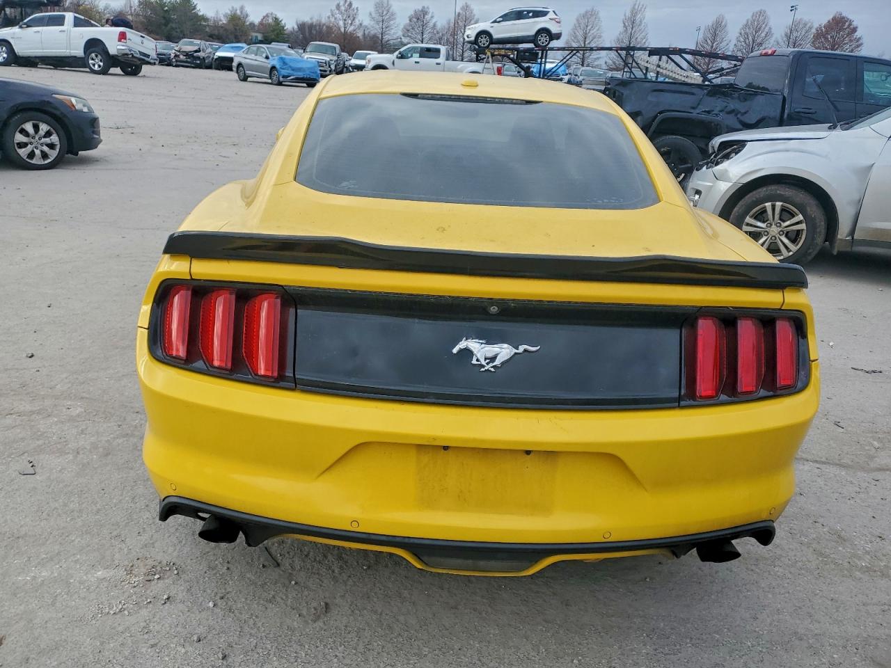 2015 FORD MUSTANG photo 16