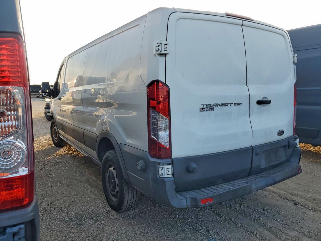 2016 FORD TRANSIT T-250 photo 4