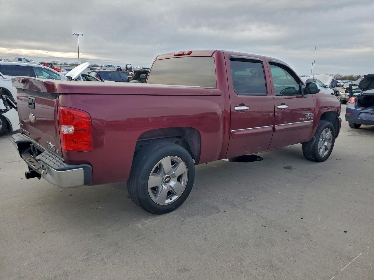 2009 CHEVROLET SILVERADO C1500 LT photo 3