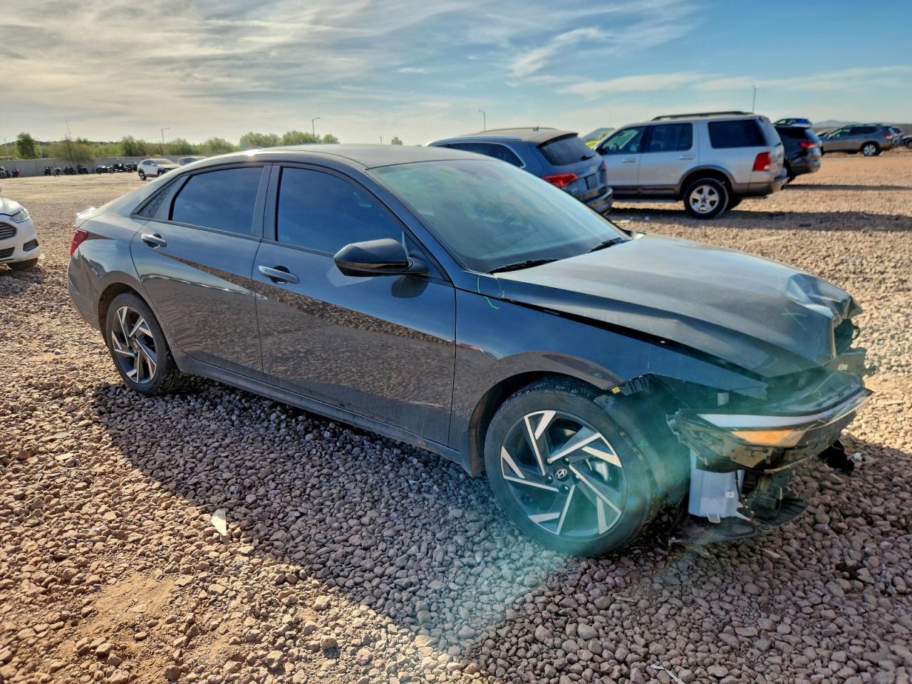 2025 HYUNDAI ELANTRA SEL SPORT photo 4