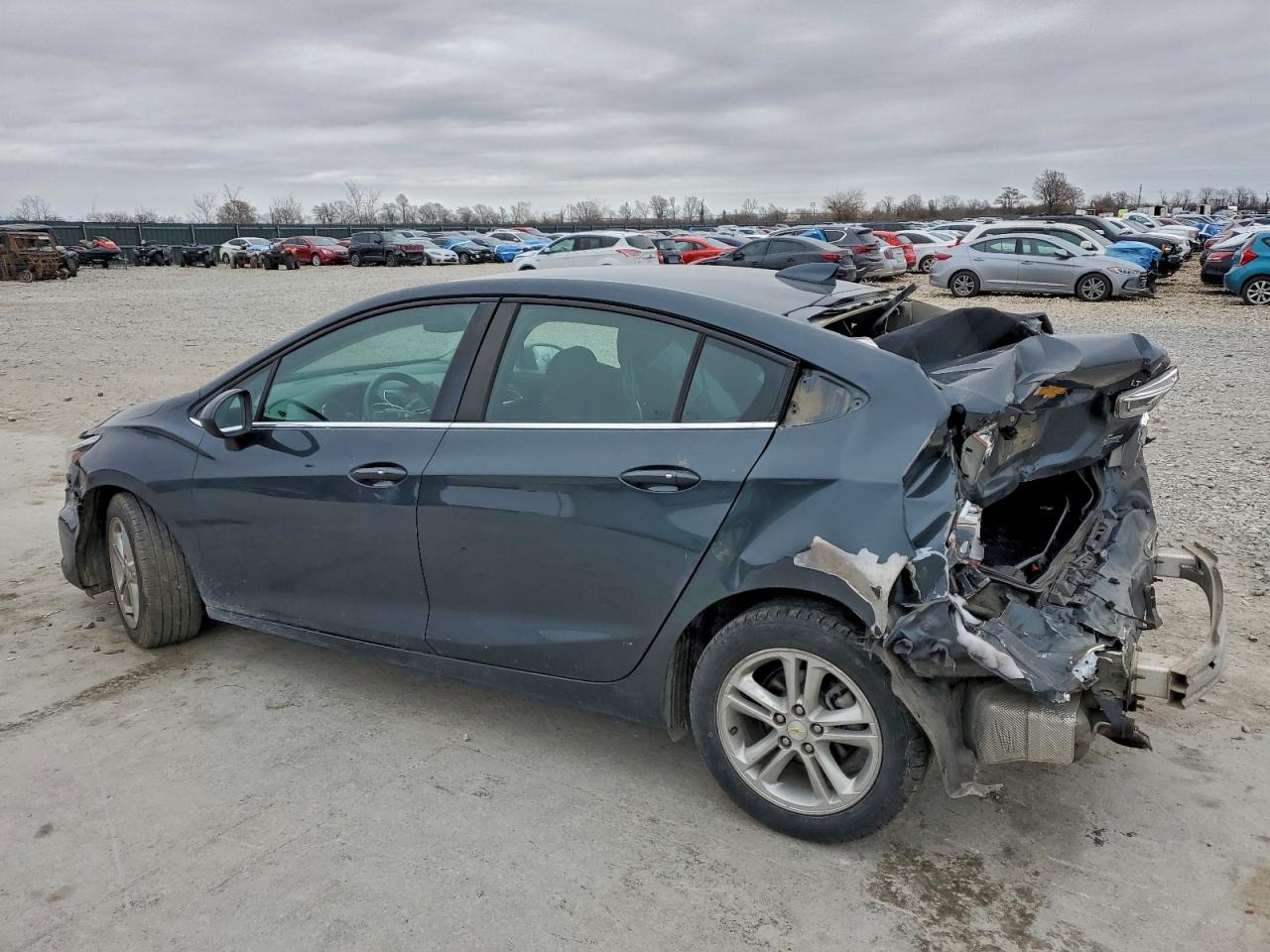 2017 CHEVROLET CRUZE LT photo 4