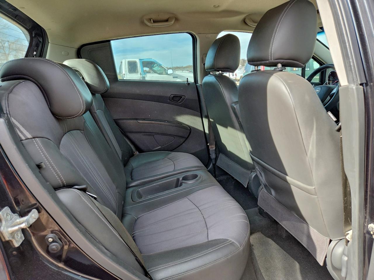 2015 CHEVROLET SPARK photo 28
