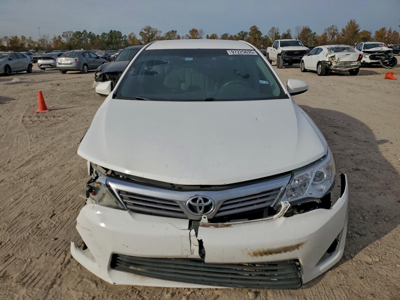 2014 TOYOTA CAMRY L photo 9