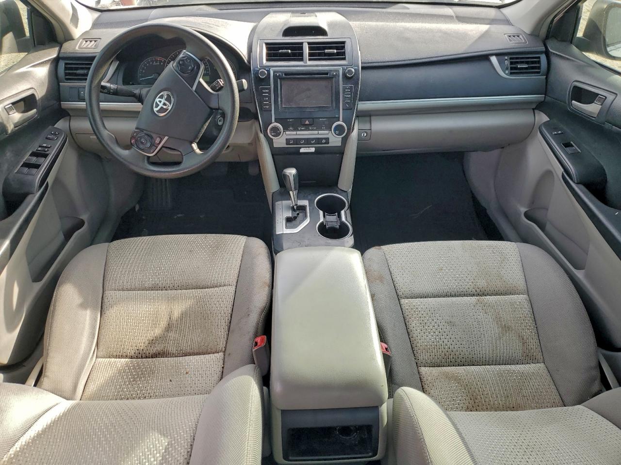 2014 TOYOTA CAMRY L photo 15
