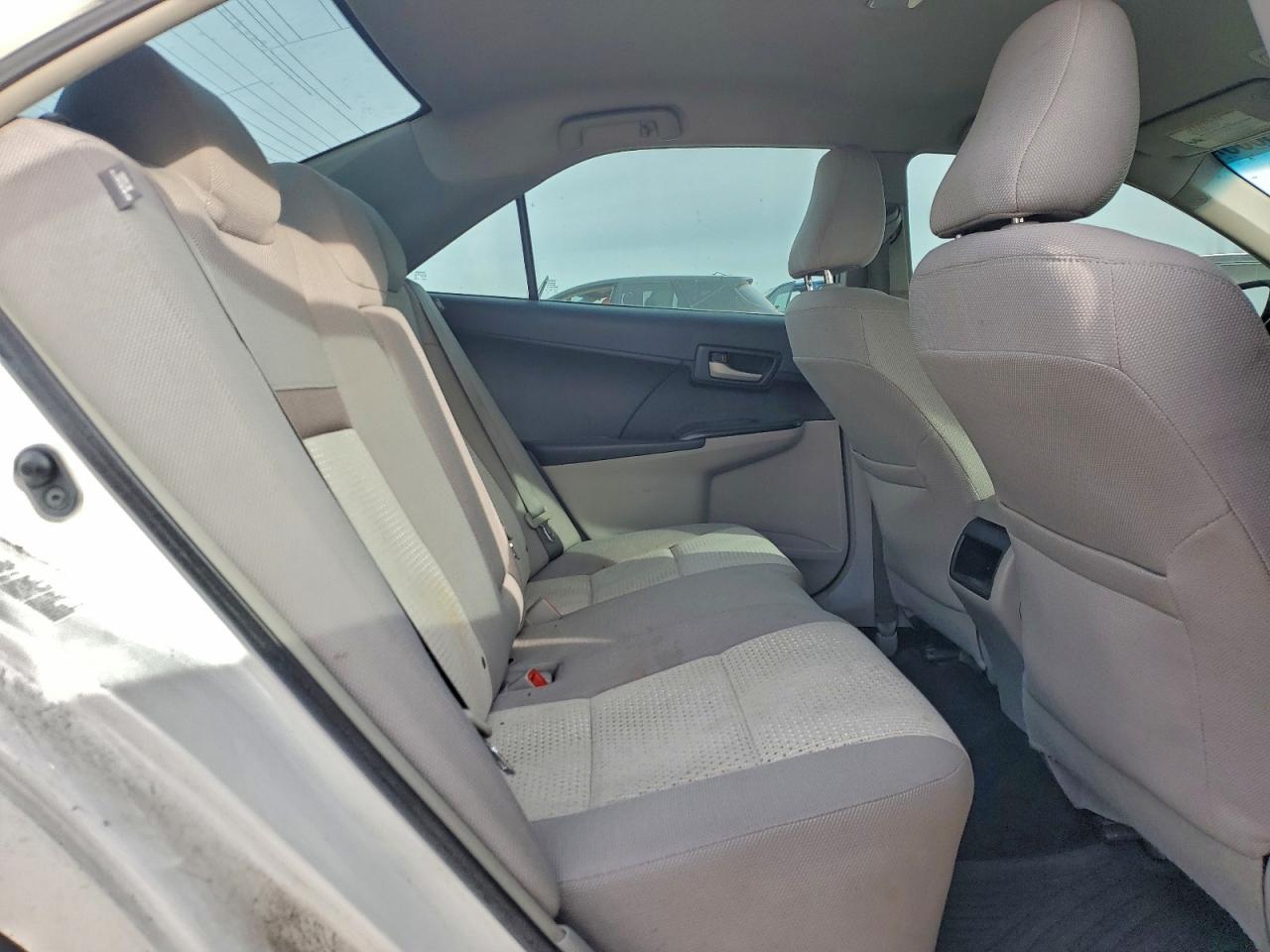 2014 TOYOTA CAMRY L photo 19