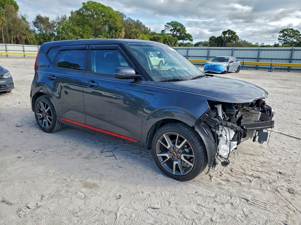 2021 KIA SOUL GT LINE photo 4