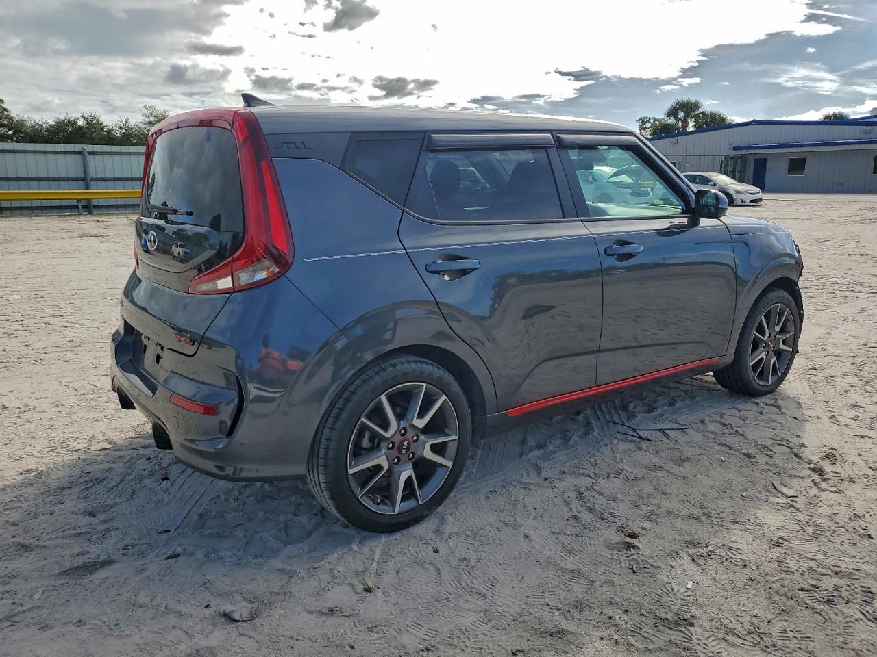 2021 KIA SOUL GT LINE photo 3