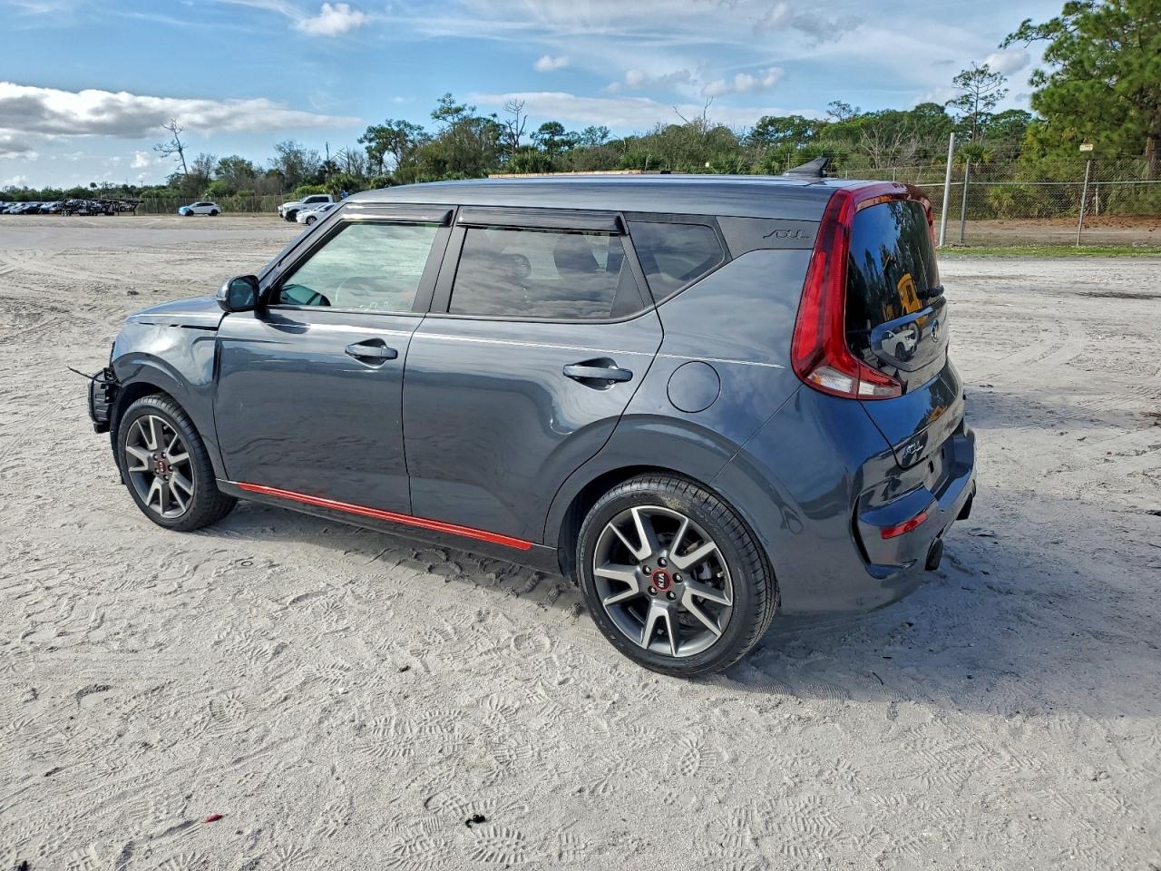 2021 KIA SOUL GT LINE photo 2