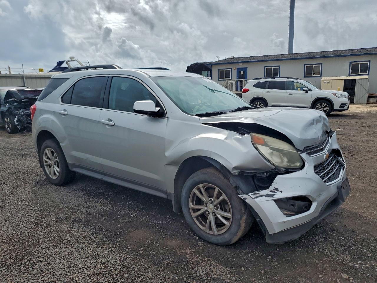 2016 CHEVROLET EQUINOX LT photo 4