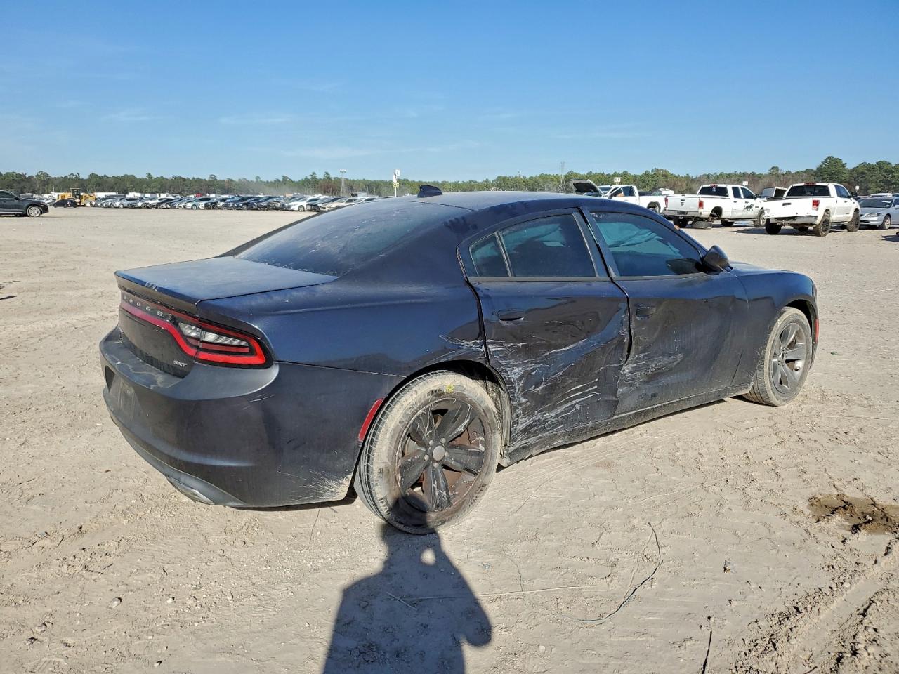 2016 DODGE CHARGER SXT photo 3